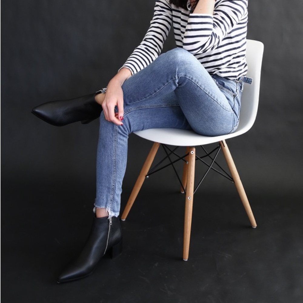 EVERLANE Boos Black Leather Ankle Boots